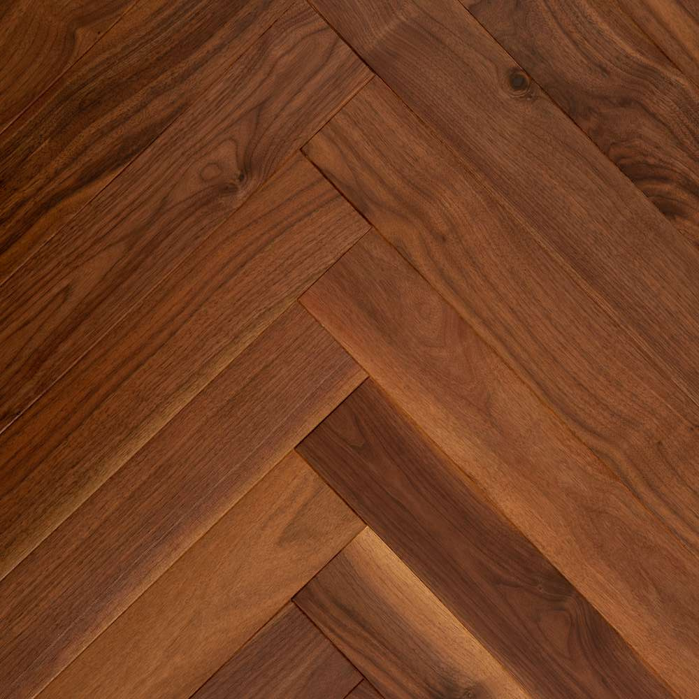Паркет Елка Английская Lab Arte Angle 500*90*14 Орех Американский Прайм Лак